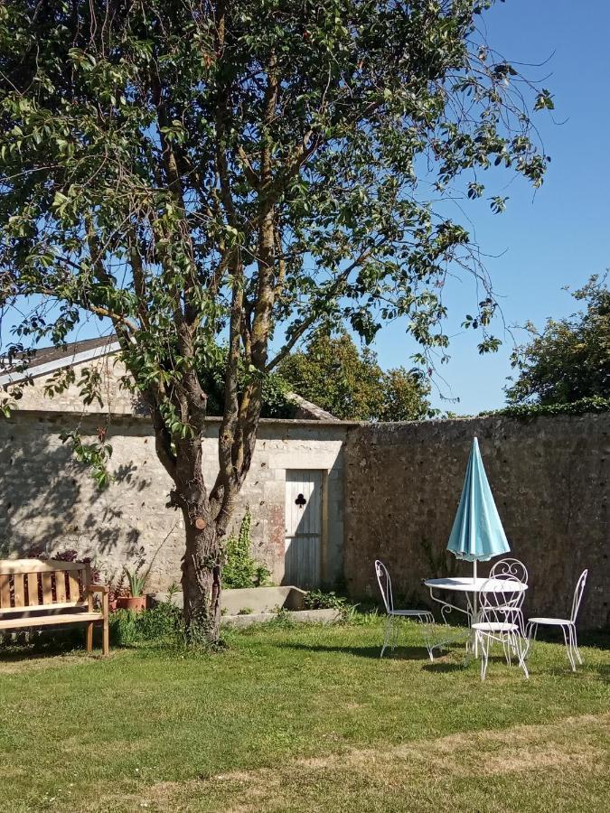 Les Mariesis Bed & Breakfast Osmanville Exterior photo